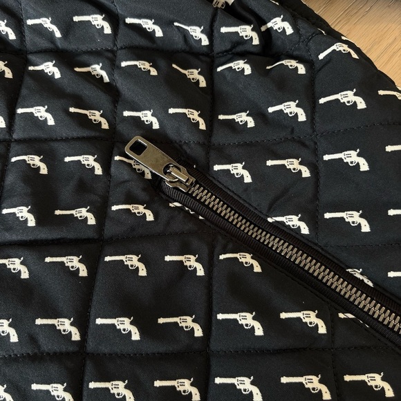 Dolce & Gabbana Men’s Pistol Print Quilted Bomber Jacket - Picture 4 of 6